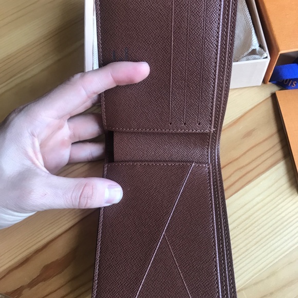 Mens Louis Vuitton Wallet - Picture 3 of 8